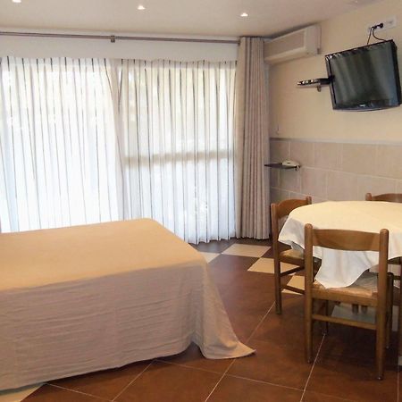 Hotel Et Studios Les Amandiers Saint-Raphaël Dış mekan fotoğraf