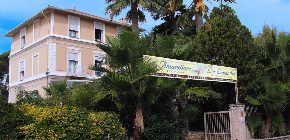 Hotel Et Studios Les Amandiers Saint-Raphaël Dış mekan fotoğraf